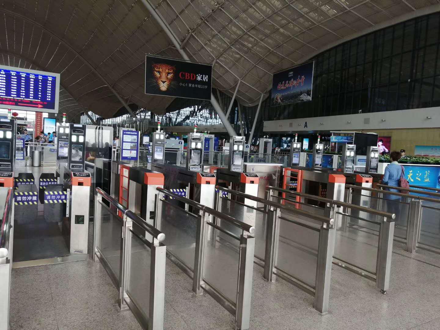 汽車客運(yùn)站高鐵站實(shí)名制檢票閘機(jī)人臉識別閘機(jī)