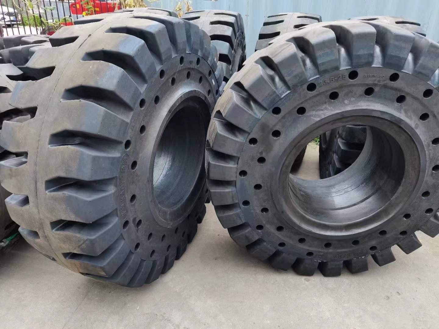 柳工廈工臨工30 50鏟車實(shí)心胎17.5-25 23.5-25裝載機(jī)實(shí)心胎配鋼圈